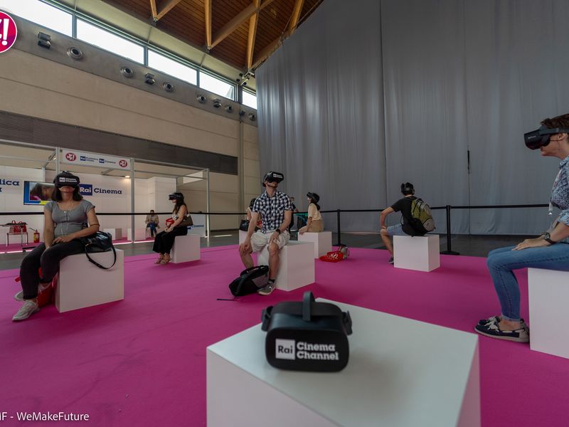 I visitatori del WMF 2022 fanno esperienza della VR promossa da Rai Cinema